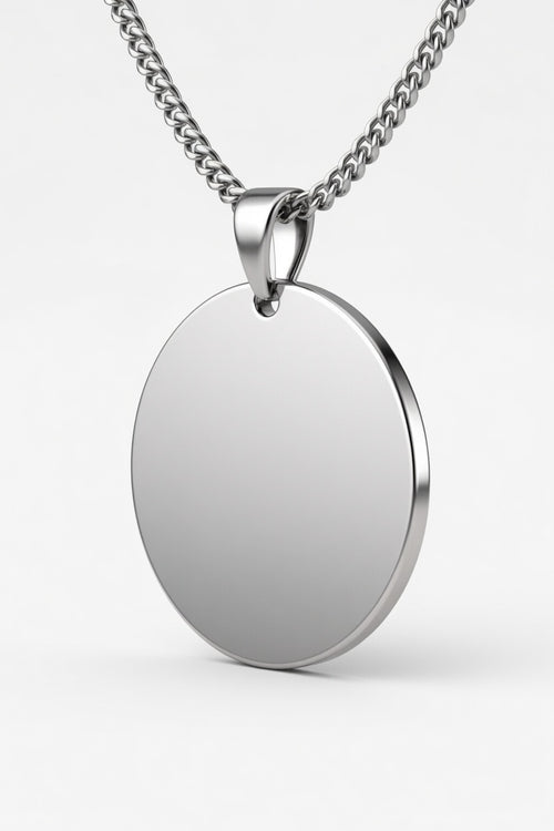 Collana tonda acciaio MAI SOLA MAI, vista tre quarti